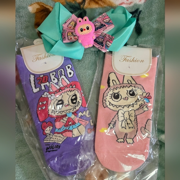 Labubu Character 2 Pair Socks And Hair Bow - Picture 1 of 2